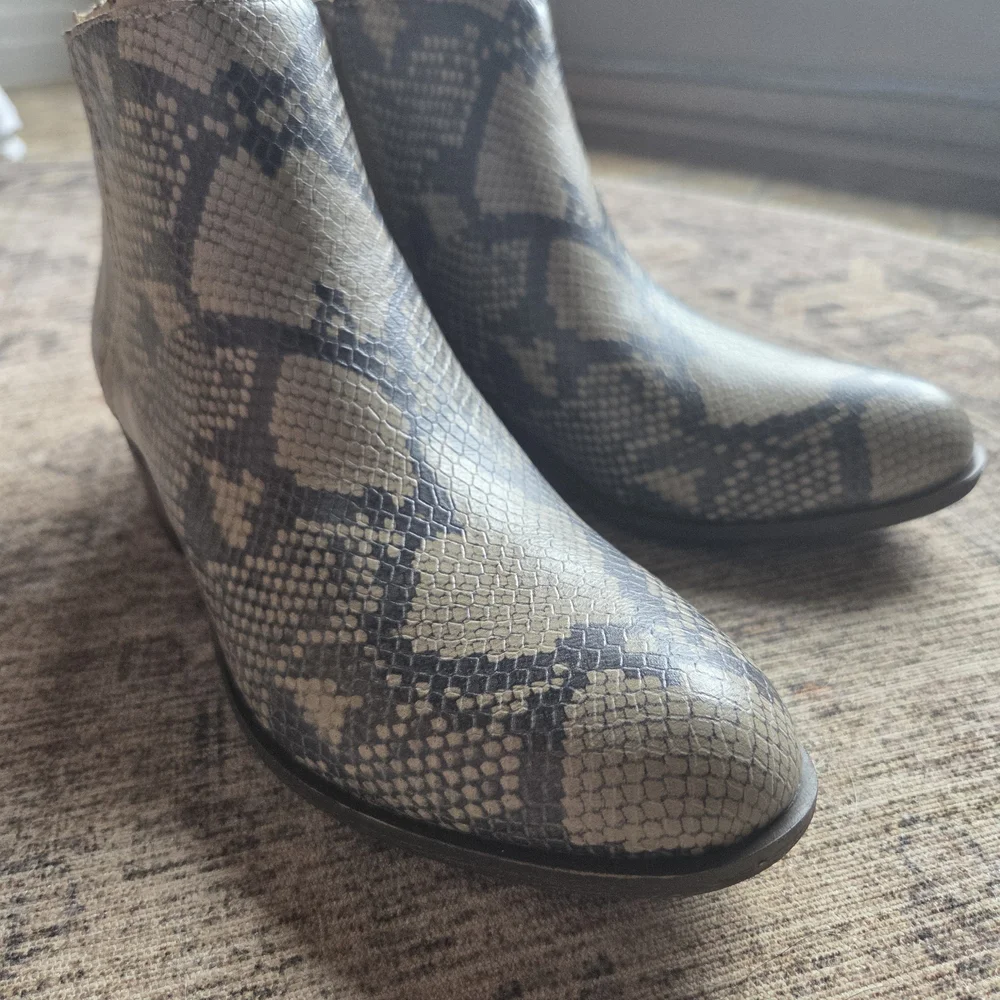 Lucky Brand Chinchilla Slither Boots New Never Worn - Picture 6 of 10